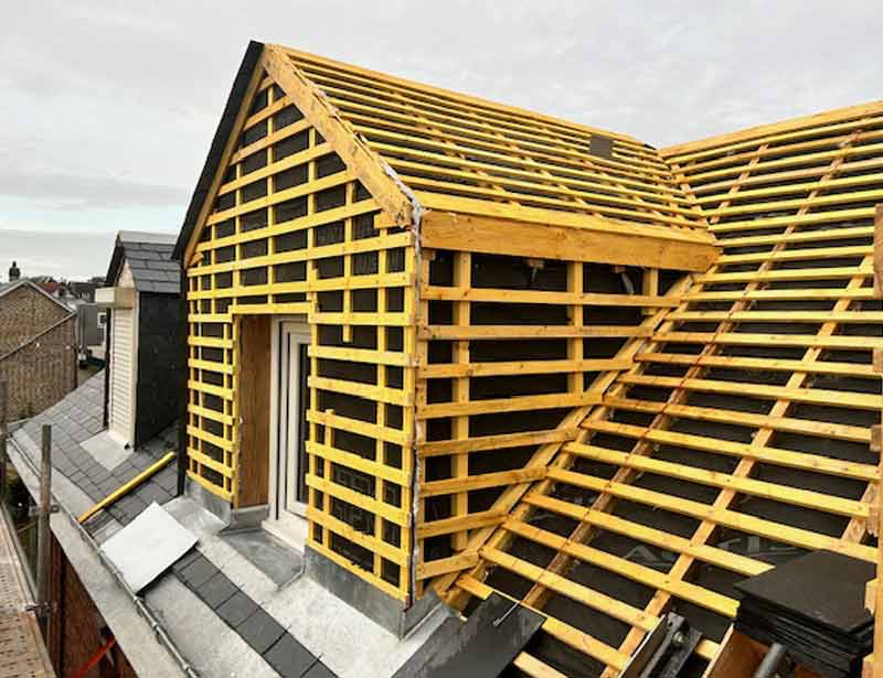 RICORDEL Couverture 91 : Artisan Couvreur en Île-de-France : L’Essonne (91), Le Val-de-Marne (94), Les Hauts-de-Seine (92), les Yvelines (78), Le Val-d’Oise (95), Seine-Saint-Denis (93), la Seine-et-Marne (77). Travaux de couverture, zinguerie, entretien toiture : nettoyage, démoussage et peinture hydrofuge toiture, étanchéité toit plat terrasse, isolation toiture et combles, charpente et traitement des bois de charpente, nettoyage ravalement peinture façade, imperméabilisation façade et nettoyage des extérieurs dans toute l’Île-de-France