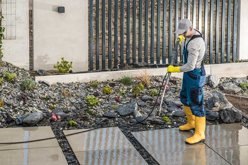 Nettoyage des extérieurs - RICORDEL Couverture 91 : artisan en Île-de-France : L’Essonne (91), Le Val-de-Marne (94), Les Hauts-de-Seine (92), les Yvelines (78), Le Val-d’Oise (95), Seine-Saint-Denis (93), la Seine-et-Marne (77): Nettoyage des extérieurs et traitement anti-mousse : dallage, pavé, allée, muret, terrasse … Intervention en Île-de-France