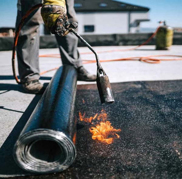 Étanchéité toit plat terrasse - RICORDEL Couverture 91 : artisan étancheur couvreur en Île-de-France : L’Essonne (91), Le Val-de-Marne (94), Les Hauts-de-Seine (92), les Yvelines (78), Le Val-d’Oise (95), Seine-Saint-Denis (93), la Seine-et-Marne (77) : Etanchéité toit terrasse, toit plat par membrane bitumeuse ( en bitume goudronné ). Isolation toiture et combles. Artisan couvreur étancheur en Île-de-France